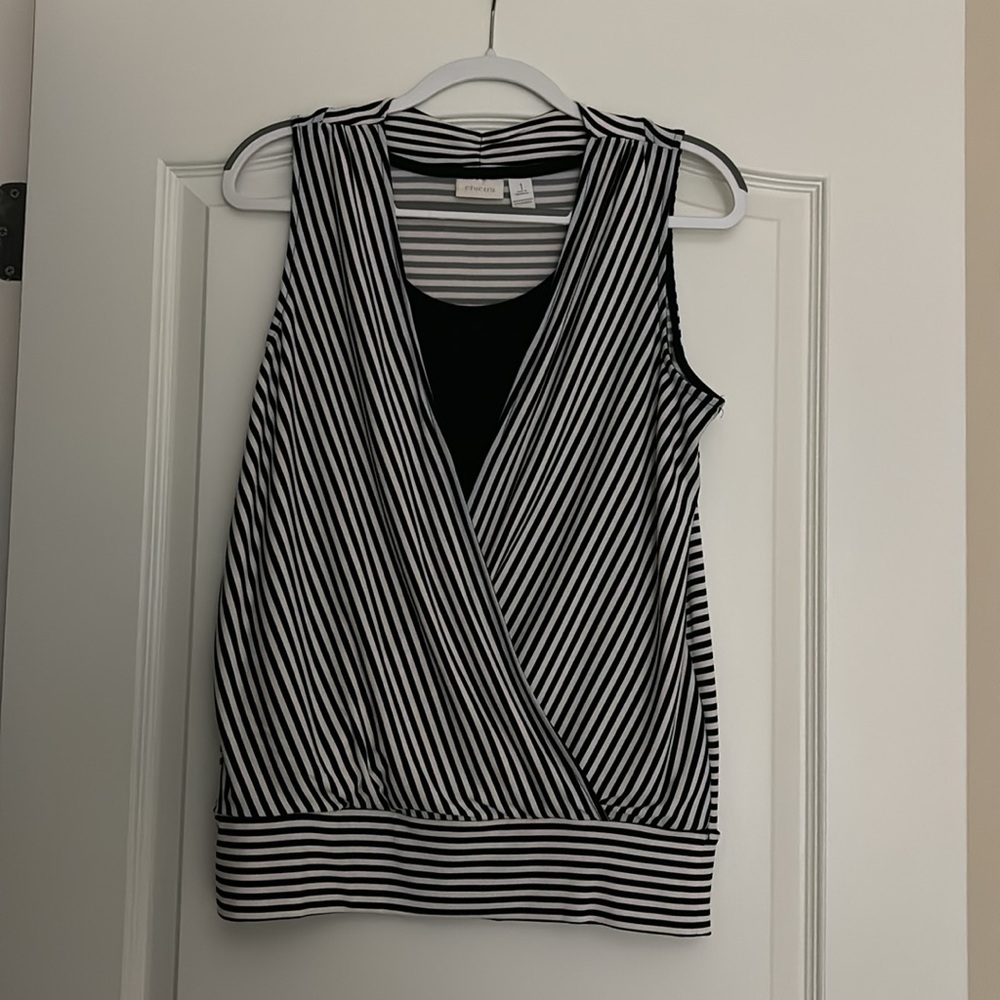 ☀️Chico’s Black and white top